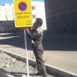 نصب تابلو ایستگاه در بلوار موسی بن جعفر ونصب شیشه های سرپناه شهرک گلها