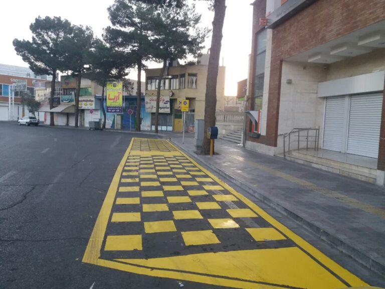 خط کشی ایستگاههای تاکسی و اتوبوس